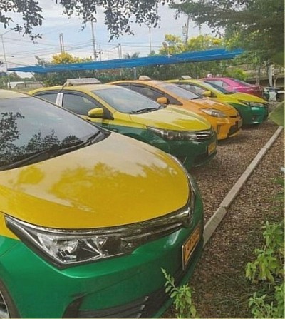 เข้าหน้าฝนแล้วนั่งรถไปทำงานไม่อยากเปียกฝนเรียกแท็กซี่ที่เราได้มีทั้งเหมาและแบบมิเตอร์